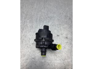 Gebruikte Extra waterpomp BMW i4 (G26) M50 84 kWh Prijs € 50,00 Margeregeling aangeboden door Gebr Opdam B.V.