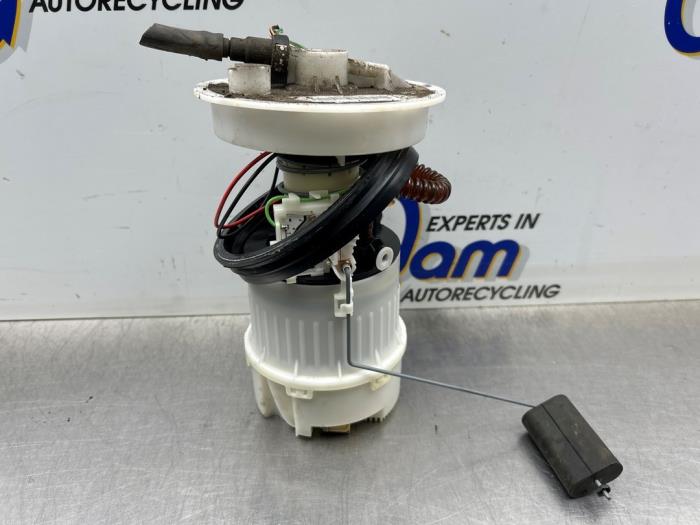 Gebruikte Benzinepomp Volvo V50 (MW) 1.8 16V Prijs € 70,00 Margeregeling aangeboden door Gebr Opdam B.V.