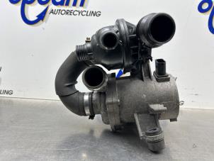 Gebruikte Extra waterpomp BMW 1 serie (E87/87N) 118i 16V Prijs € 225,00 Margeregeling aangeboden door Gebr Opdam B.V.