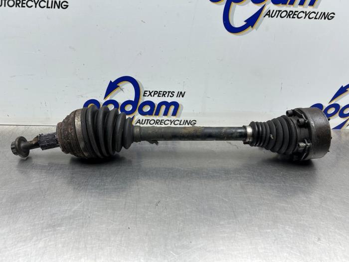 Gebruikte Steekas links-voor Volkswagen Caddy III (2KA,2KH,2CA,2CH) 2.0 SDI Prijs € 75,00 Margeregeling aangeboden door Gebr Opdam B.V.