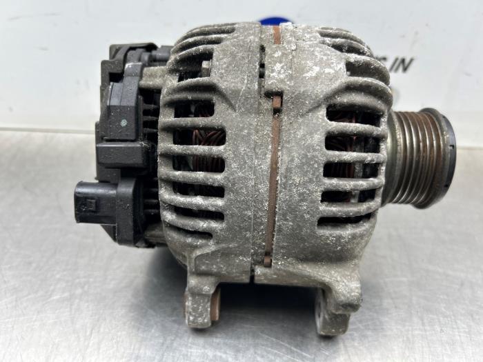 Gebruikte Dynamo Volkswagen Caddy III (2KA,2KH,2CA,2CH) 2.0 SDI Prijs € 50,00 Margeregeling aangeboden door Gebr Opdam B.V.