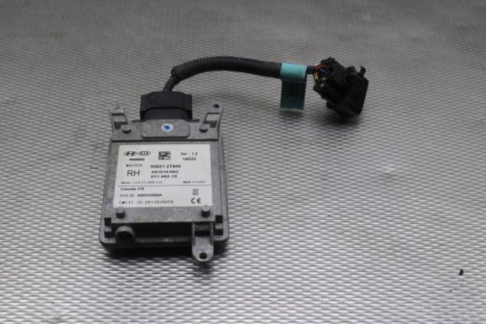 Gebruikte Dode hoek sensor Kia Optima 1.7 CRDi 16V Prijs € 150,00 Margeregeling aangeboden door Gebr Opdam B.V.