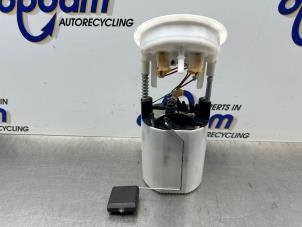 Gebruikte Benzinepomp BMW 1 serie (E81) 116i 1.6 16V Prijs € 70,00 Margeregeling aangeboden door Gebr Opdam B.V.