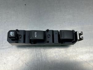 Gebruikte Raam schakelaar elektrisch Suzuki Ignis (FH) 1.3 16V Prijs € 50,00 Margeregeling aangeboden door Gebr Opdam B.V.