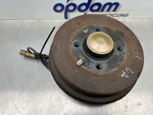 Gebruikte Remtrommel achter Renault Clio II (BB/CB) 1.2 16V Prijs € 30,00 Margeregeling aangeboden door Gebr Opdam B.V.