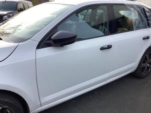 Gebruikte Portier 4Deurs links-voor Skoda Octavia Combi (5EAC) 1.2 TSI 16V Prijs € 700,00 Margeregeling aangeboden door Gebr Opdam B.V.