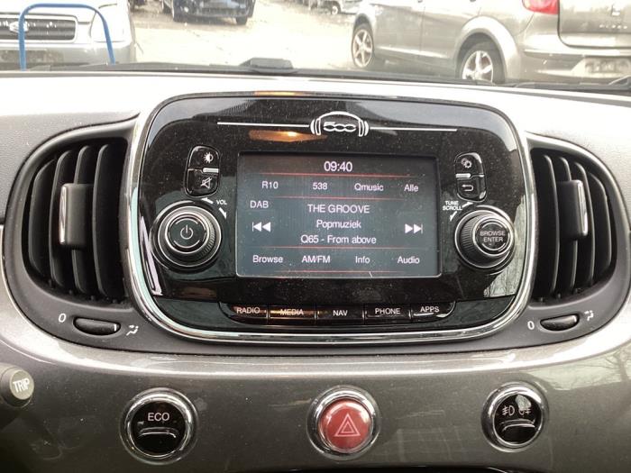 Gebruikte Display Multi Media regelunit Fiat 500 (312) 0.9 TwinAir 80 Prijs € 350,00 Margeregeling aangeboden door Gebr Opdam B.V.