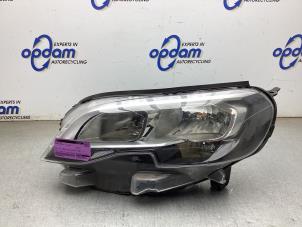 Gebruikte Linker Koplamp Peugeot Expert (V1/VA/VB/VE/VF/VT/VY) 2.0 Blue HDi 120 16V Prijs € 120,00 Margeregeling aangeboden door Gebr Opdam B.V.