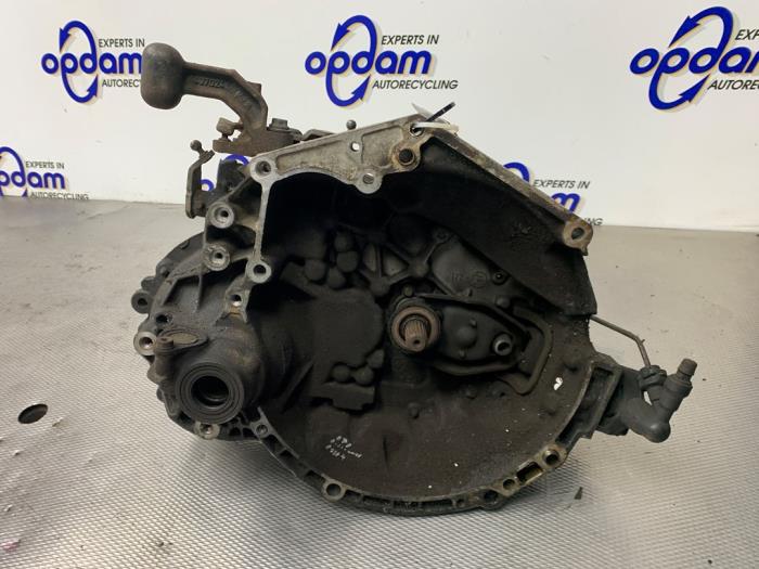 Gebruikte Versnellingsbak Citroen C3 (FC/FL/FT) 1.6 16V Prijs € 300,00 Margeregeling aangeboden door Gebr Opdam B.V.