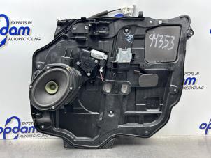 Gebruikte Raammechaniek 4Deurs rechts-voor Mazda 5 (CWA9) 2.0i 16V Prijs € 50,00 Margeregeling aangeboden door Gebr Opdam B.V.