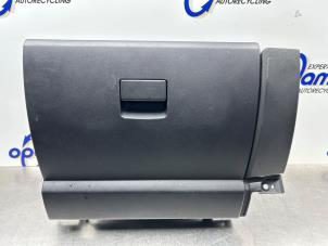 Gebruikte Dashboardkastje Mazda 5 (CWA9) 2.0i 16V Prijs € 50,00 Margeregeling aangeboden door Gebr Opdam B.V.