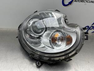 Gebruikte Koplamp rechts Mini Mini Open (R57) 1.6 16V Cooper S Prijs € 250,00 Margeregeling aangeboden door Gebr Opdam B.V.