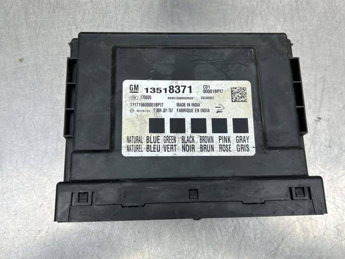 Gebruikte Bodycontrol Module Opel Astra K 1.4 Turbo 16V Prijs € 75,00 Margeregeling aangeboden door Gebr Opdam B.V.