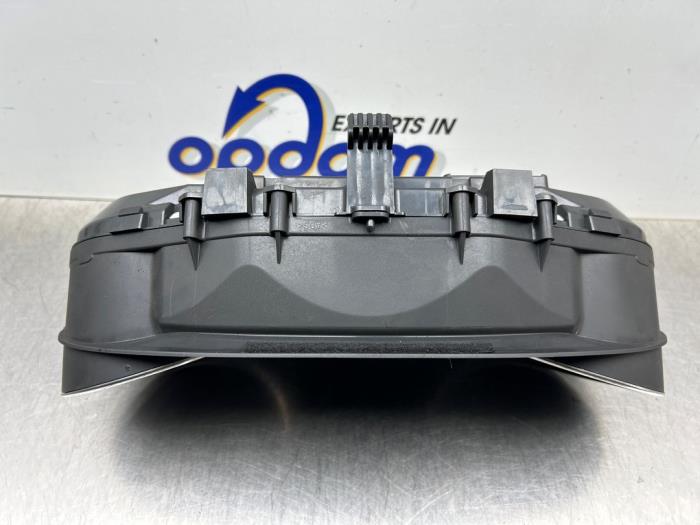 Kilometerteller KM van een Opel Astra K 1.4 Turbo 16V 2017