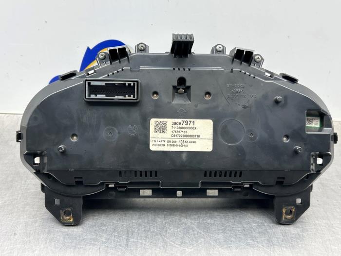 Kilometerteller KM van een Opel Astra K 1.4 Turbo 16V 2017