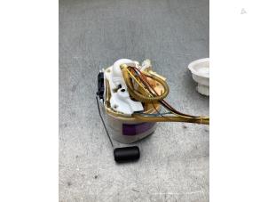 Gebruikte Benzinepomp BMW 3 serie (F30) 330e Prijs € 125,00 Margeregeling aangeboden door Gebr Opdam B.V.