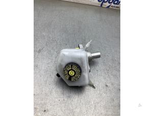 Gebruikte Hoofdremcilinder BMW 3 serie (F30) 330e Prijs € 80,00 Margeregeling aangeboden door Gebr Opdam B.V.