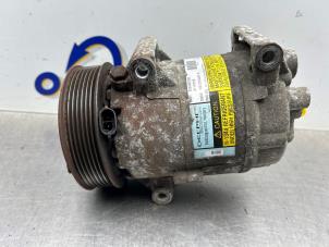 Gebruikte Aircopomp Renault Scénic II (JM) 2.0 16V Prijs € 66,00 Margeregeling aangeboden door Gebr Opdam B.V.