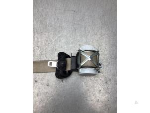 Gebruikte Veiligheidsgordel links-voor BMW 3 serie (F30) 330e Prijs € 50,00 Margeregeling aangeboden door Gebr Opdam B.V.