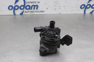 Gebruikte Waterpomp Audi Q5 (8RB) 2.0 TFSI 16V Hybrid Quattro Prijs € 80,00 Margeregeling aangeboden door Gebr Opdam B.V.