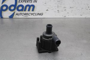 Gebruikte Extra waterpomp Audi Q5 (8RB) 2.0 TFSI 16V Hybrid Quattro Prijs € 50,00 Margeregeling aangeboden door Gebr Opdam B.V.