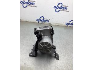 Gebruikte Stuurbekrachtiging Pomp Peugeot Expert (V1/VA/VB/VE/VF/VT/VY) 2.0 Blue HDi 120 16V Prijs € 425,00 Margeregeling aangeboden door Gebr Opdam B.V.