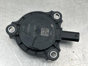 Gebruikte Nokkenas Sensor Mercedes A (W176) 1.6 A-200 16V Prijs € 20,00 Margeregeling aangeboden door Gebr Opdam B.V.