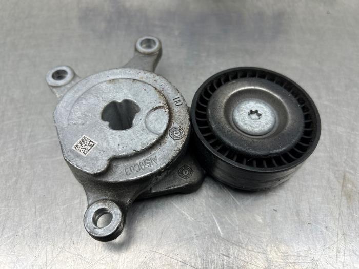 Gebruikte Spanner multiriem Mercedes A (W176) 1.6 A-200 16V Prijs € 25,00 Margeregeling aangeboden door Gebr Opdam B.V.