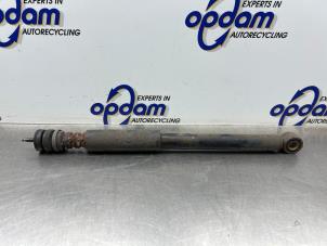 Gebruikte Schokdemper links-achter Opel Agila (B) 1.0 12V Prijs € 25,00 Margeregeling aangeboden door Gebr Opdam B.V.