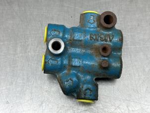 Gebruikte Remdrukverdeler Toyota Yaris (P1) 1.0 16V VVT-i Prijs € 40,00 Margeregeling aangeboden door Gebr Opdam B.V.