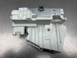 Nieuwe Deurslot Mechaniek 4Deurs links-voor Mercedes B-Klasse Prijs € 120,94 Inclusief btw aangeboden door Gebr Opdam B.V.