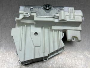 Nieuwe Deurslot Mechaniek 4Deurs rechts-voor Mercedes B-Klasse Prijs € 120,94 Inclusief btw aangeboden door Gebr Opdam B.V.