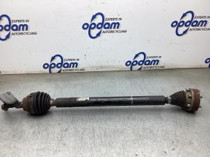 Gebruikte Aandrijfas rechts-voor Volkswagen Golf VI (5K1) 1.2 TSI BlueMotion Prijs € 50,00 Margeregeling aangeboden door Gebr Opdam B.V.