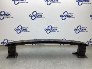 Gebruikte Bumperbalk achter Mercedes B (W247) 1.3 B-250 e Turbo 16V Prijs € 150,00 Margeregeling aangeboden door Gebr Opdam B.V.