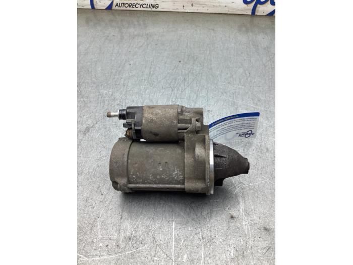 Startmotor van een Fiat Panda/Pandina (312) 0.9 TwinAir 65 2013