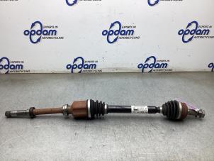 Gebruikte Steekas rechts-voor Peugeot 2008 (UD/UK/UR/US/UX) e-2008 50 kWh Prijs € 200,00 Margeregeling aangeboden door Gebr Opdam B.V.