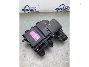 Gebruikte Luchtfilterhuis Opel Combo Cargo 1.5 CDTI 130 Prijs € 60,00 Margeregeling aangeboden door Gebr Opdam B.V.