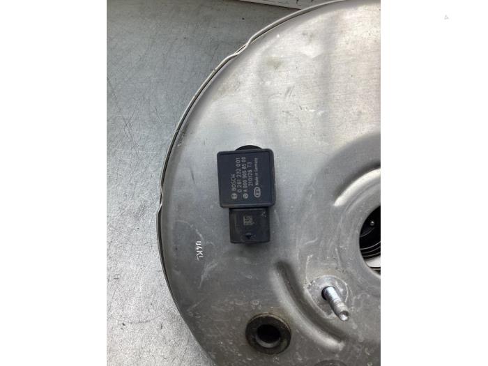Rembekrachtiger van een Mercedes-Benz B (W247) 1.3 B-250 e Turbo 16V 2021