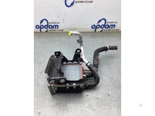 Gebruikte HV-koelvloeistofverwarming Mercedes E (W213) E-300 e 2.0 Turbo 16V Prijs € 484,00 Inclusief btw aangeboden door Gebr Opdam B.V.