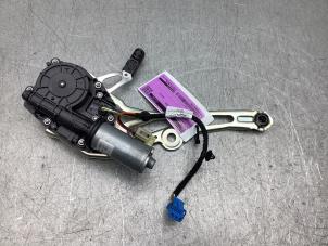 Gebruikte Sluithulpmotor achterklep Mercedes E (W213) E-300 e 2.0 Turbo 16V Prijs € 72,60 Inclusief btw aangeboden door Gebr Opdam B.V.