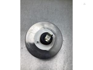 Gebruikte Rembekrachtiger Mercedes E (W213) E-300 e 2.0 Turbo 16V Prijs € 121,00 Inclusief btw aangeboden door Gebr Opdam B.V.