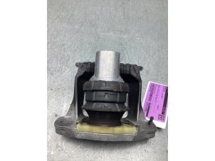 Gebruikte Motorsteun Volvo XC60 II (UZ) 2.0 T8 16V Polestar Engineered AWD Prijs € 60,00 Margeregeling aangeboden door Gebr Opdam B.V.