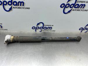 Gebruikte Schokdemper rechts-achter Mazda 2 (DE) 1.3 16V S-VT Prijs € 25,00 Margeregeling aangeboden door Gebr Opdam B.V.