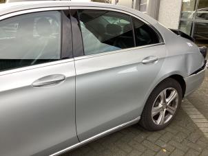 Gebruikte Deur 4Deurs links-achter Mercedes E (W213) E-200 2.0 Turbo 16V Prijs € 750,00 Margeregeling aangeboden door Gebr Opdam B.V.