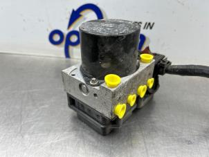 Gebruikte ABS Pomp Volkswagen Polo IV (9N1/2/3) 1.4 16V 75 Prijs € 125,00 Margeregeling aangeboden door Gebr Opdam B.V.