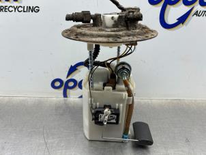 Gebruikte Benzinepomp Hyundai i10 (F5) 1.1i 12V Prijs € 50,00 Margeregeling aangeboden door Gebr Opdam B.V.