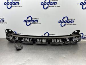 Gebruikte Bumperbalk voor Hyundai i10 (F5) 1.1i 12V Prijs € 40,00 Margeregeling aangeboden door Gebr Opdam B.V.