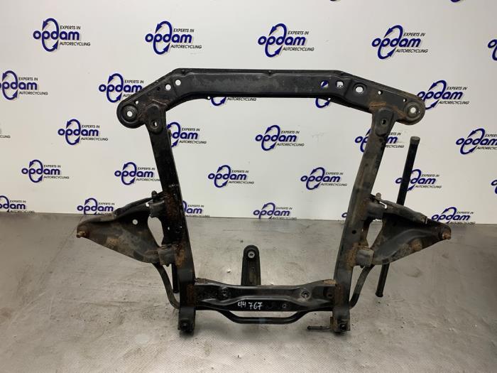 Gebruikte Subframe Dacia Logan MCV I (KS) 1.6 16V Prijs € 125,00 Margeregeling aangeboden door Gebr Opdam B.V.