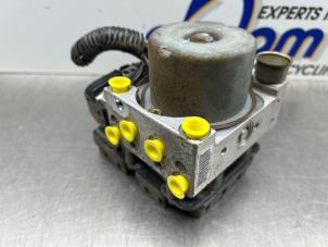 Gebruikte ABS Pomp Toyota Yaris Verso (P2) 1.3 16V Prijs € 75,00 Margeregeling aangeboden door Gebr Opdam B.V.