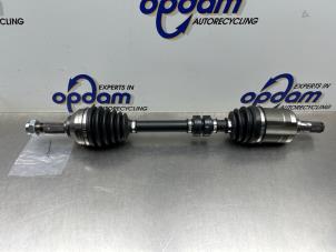 Nieuwe Aandrijfas links-voor Nissan Qashqai Prijs € 151,19 Inclusief btw aangeboden door Gebr Opdam B.V.